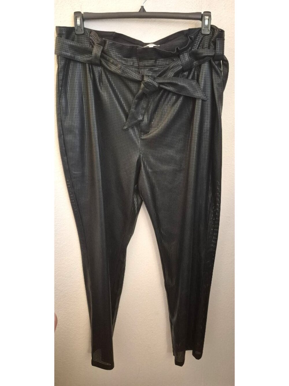 Good American Black Faux Leather Perforated Tapered Leg Pants, Pockets Sz 18 NWT